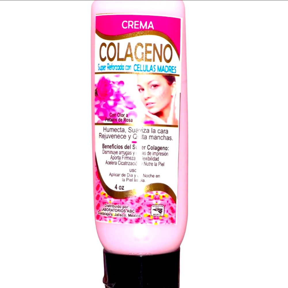 Super Collagen Cream Reinforced
with Stem Cells.
Moisturizes, softens the face.